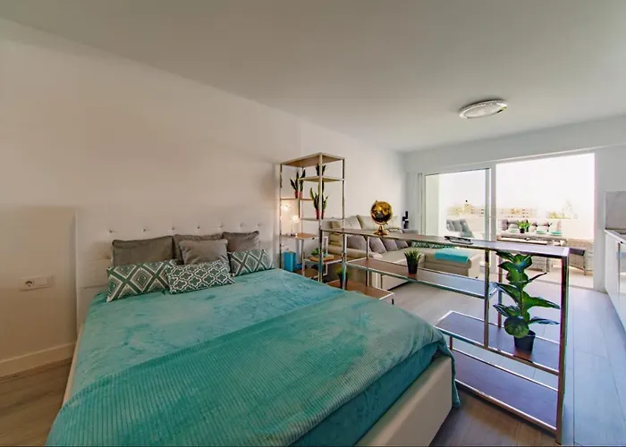 Park Royal 1 Apartment